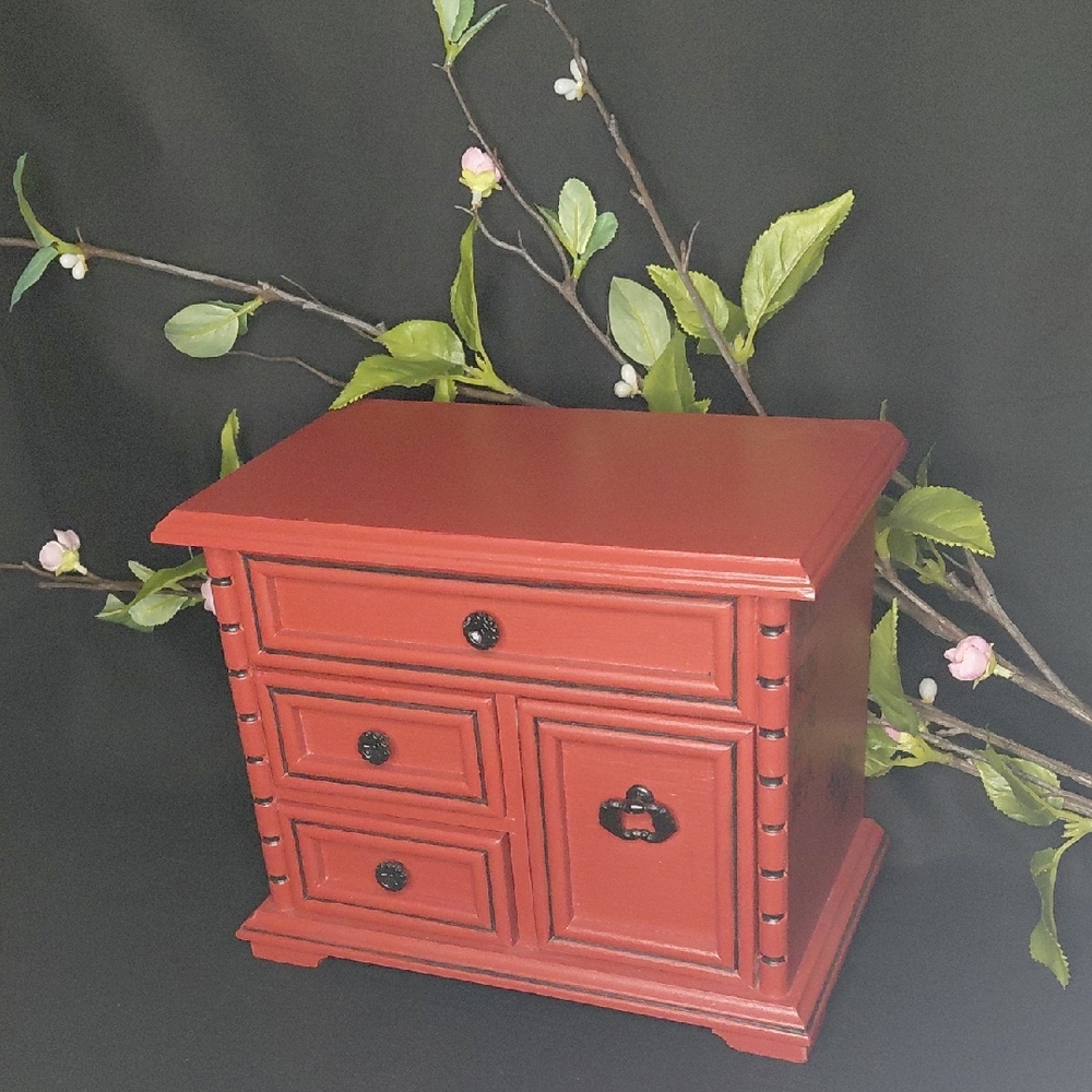 🎁 Hand Designed Oriental Inspired Jewelry Box